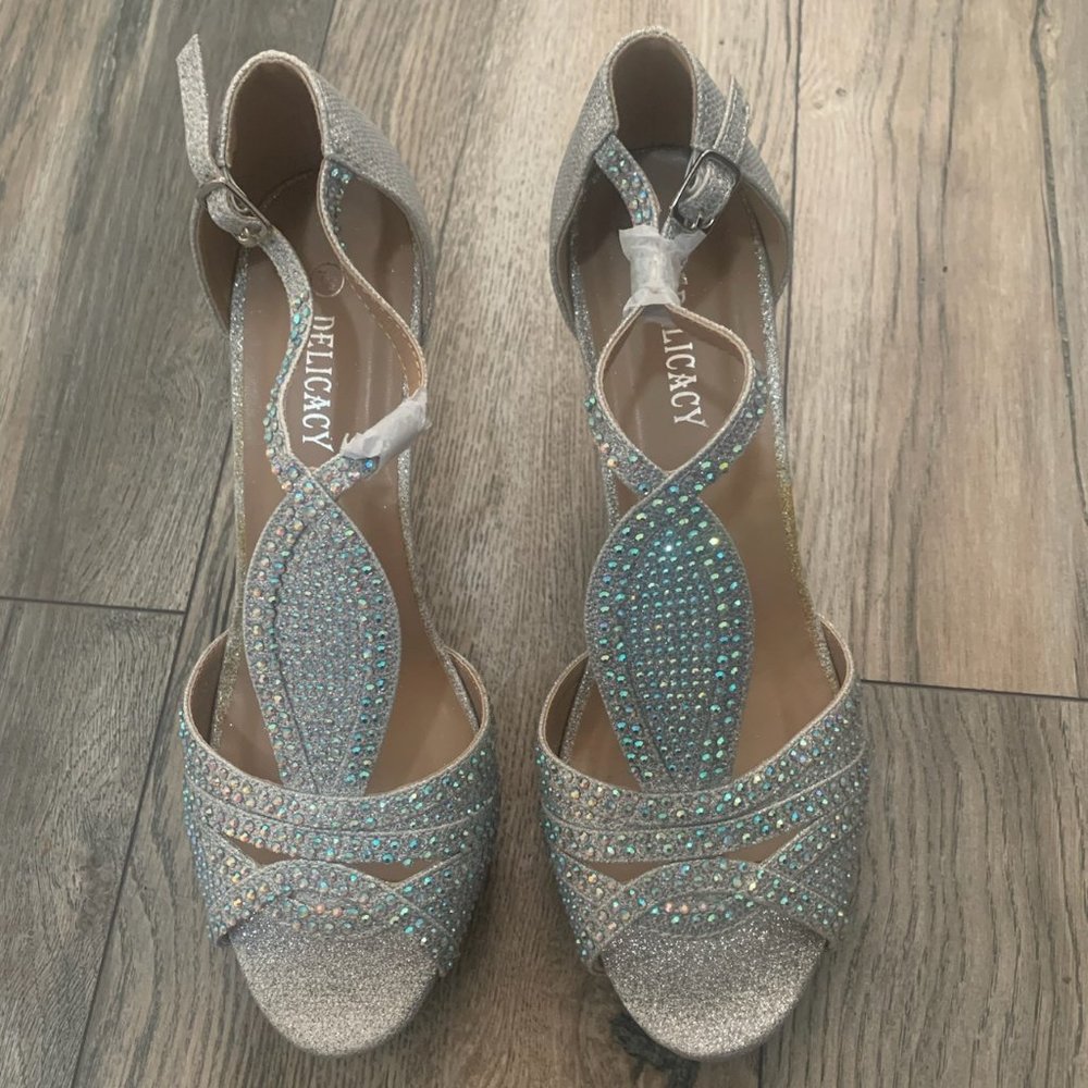 DELICACY EXCITED-94 SILVER RHINESTONE BLING PLATFORM LOW HEEL SANDALS 7.5